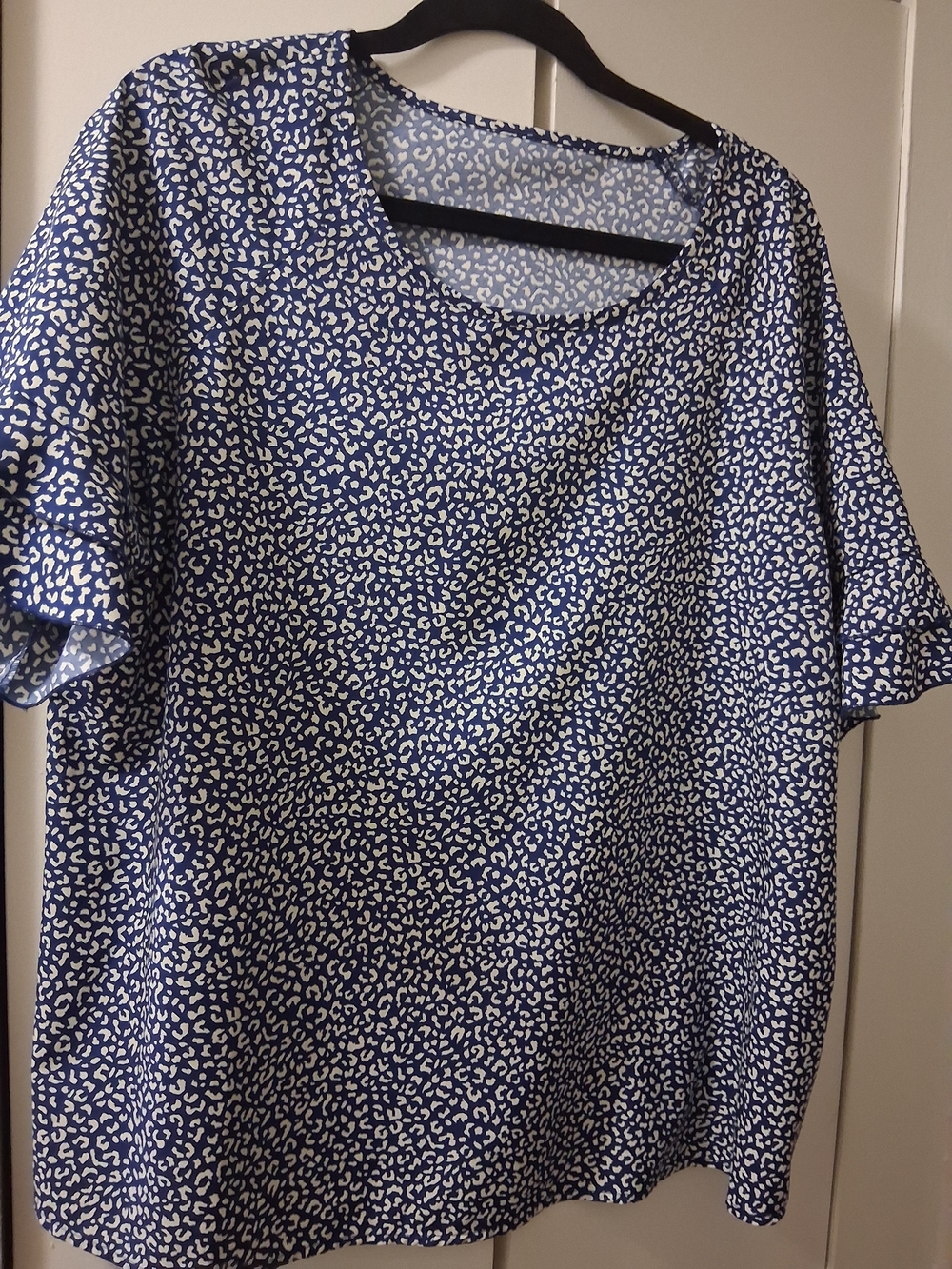 Blue and White Printed Short-Sleeve Women's Top XXL